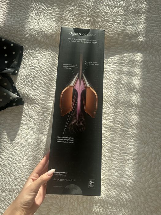 Dyson airstrait