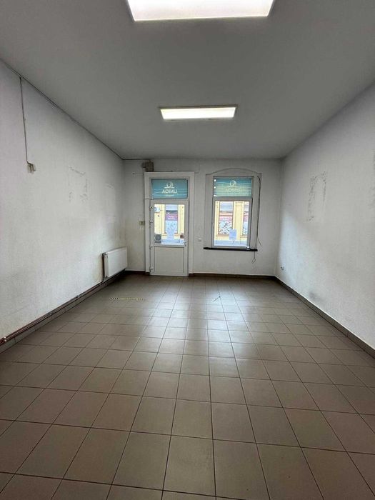 Inchiriez spatiu cormecial, zona centrala, Lugoj