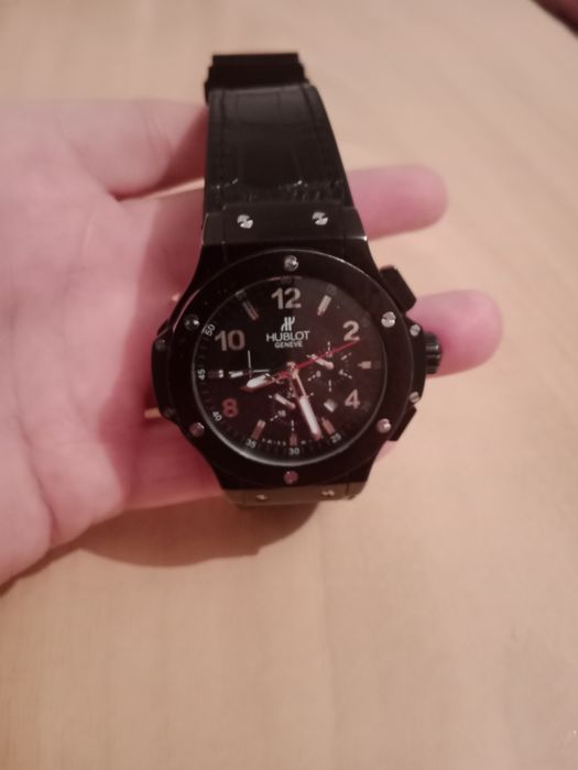 Продаются часы HUBLOT срочно Механика, всё работает,Автозавод!