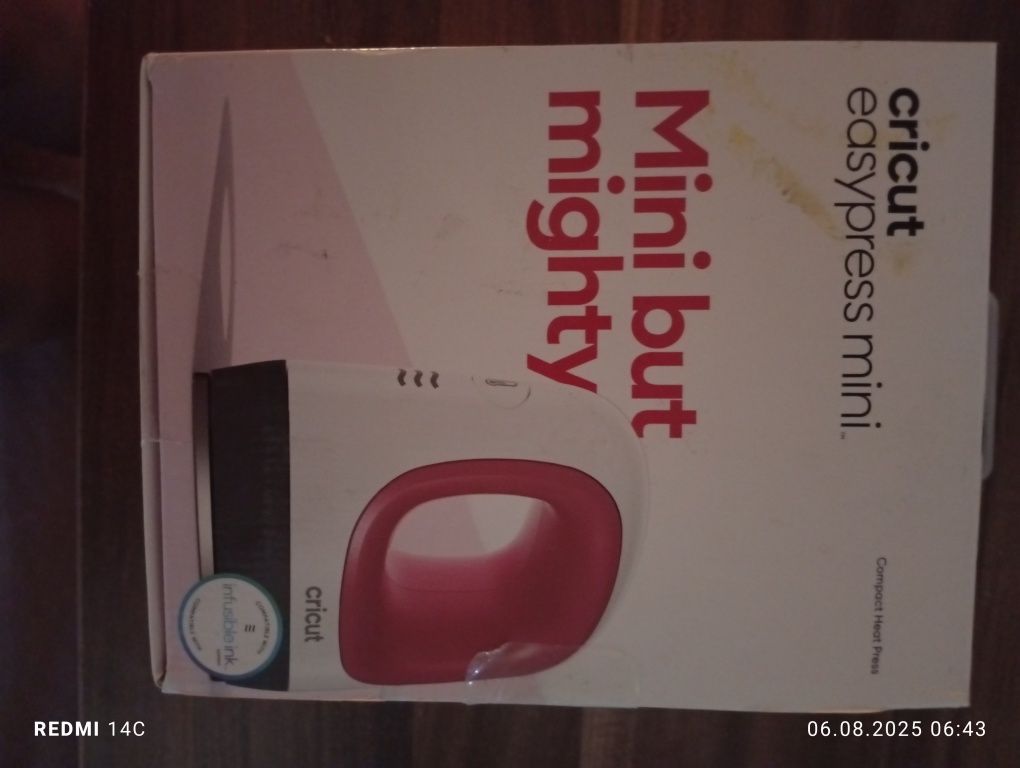 Cricut EasyPress Mini, Raspberry