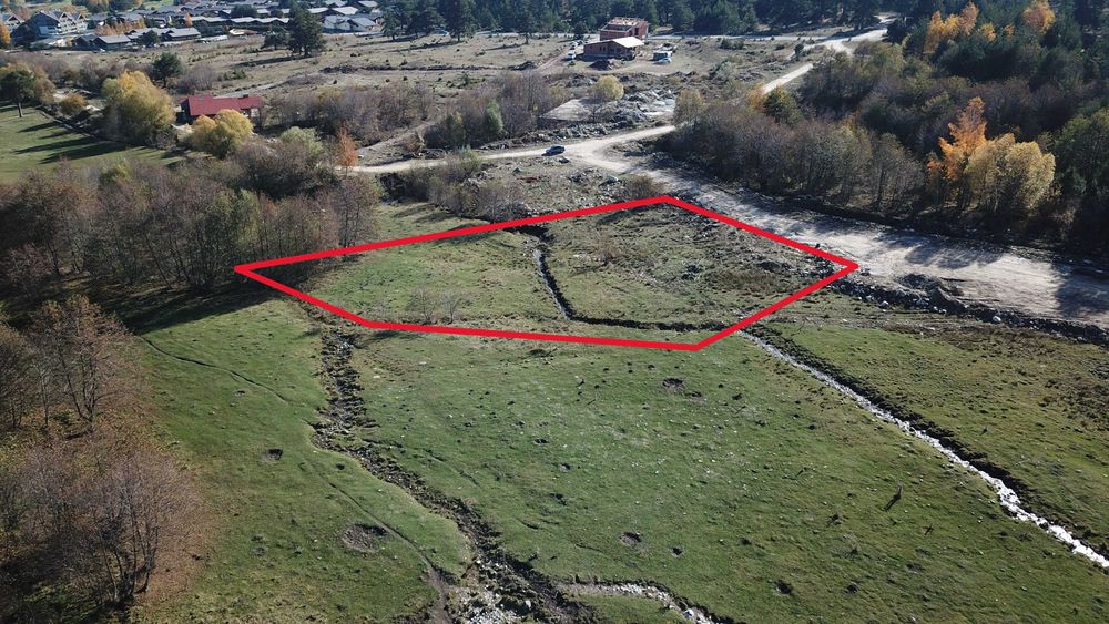 Уникален парцел за продажба в района на Пирин Голф