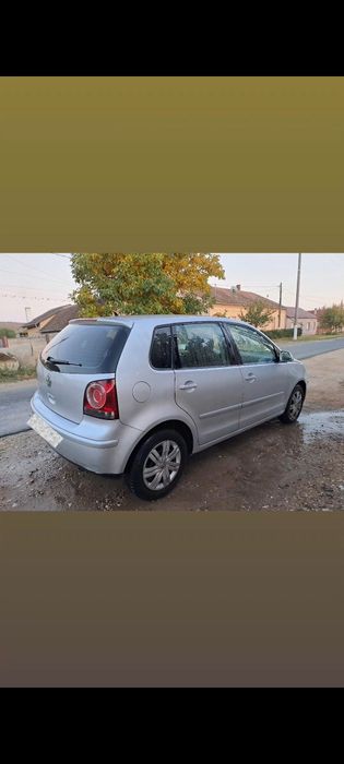 Vând Volkswagen Polo