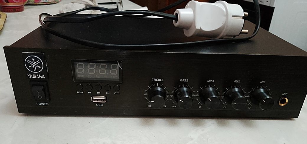 Продаю усилитель Yamaha