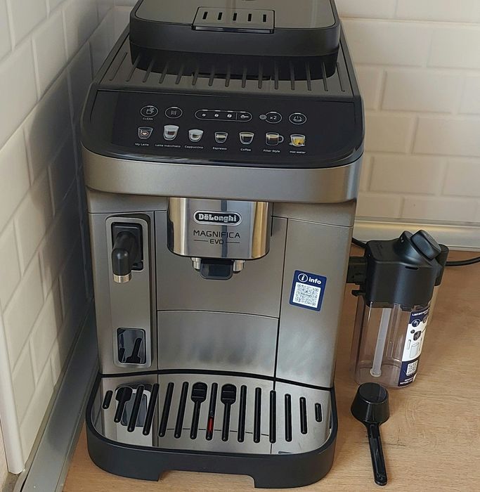 Кофемашина Delonghi