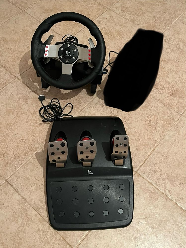Волан и Педали - Logitech G27