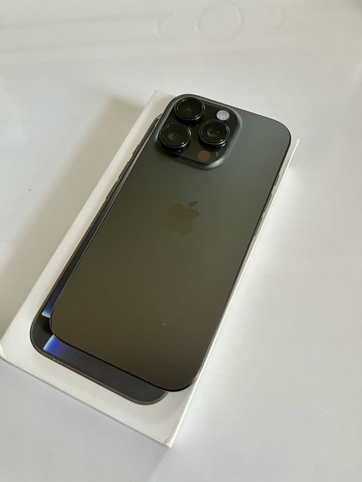 IPhone 16 pro 128 Батарея 100%