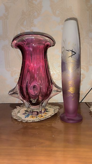 Чехия! Коллекционное,очень красивой формы ваза для цветов!