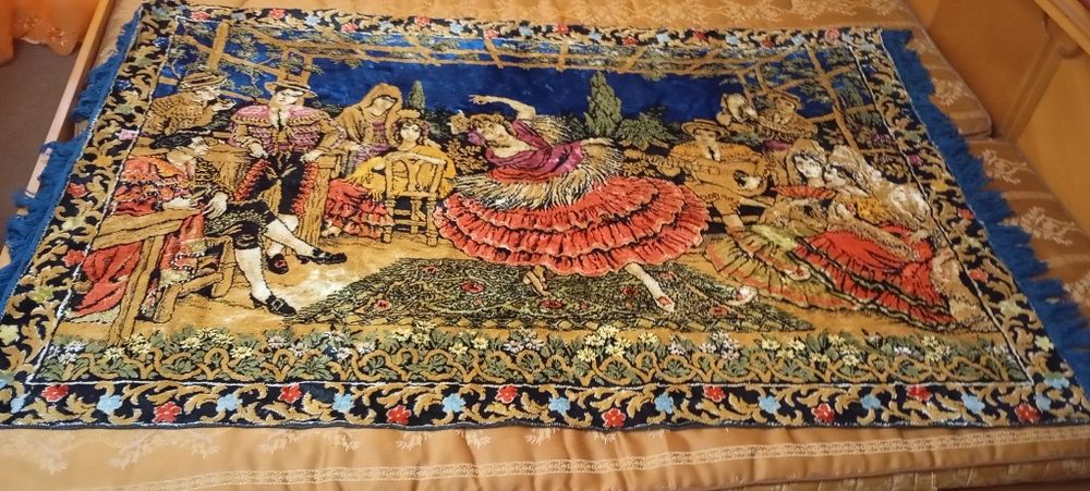 Carpete în stare foarte bună