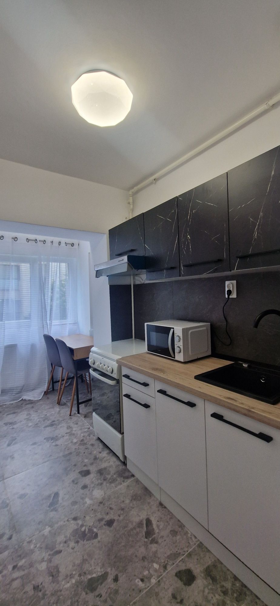Regim hotelier, zona Tudor, strada Livezeni,lângă Lidl și Kaufland,LUX