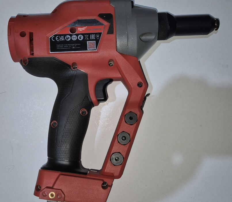 Milwaukee impact radio pendular