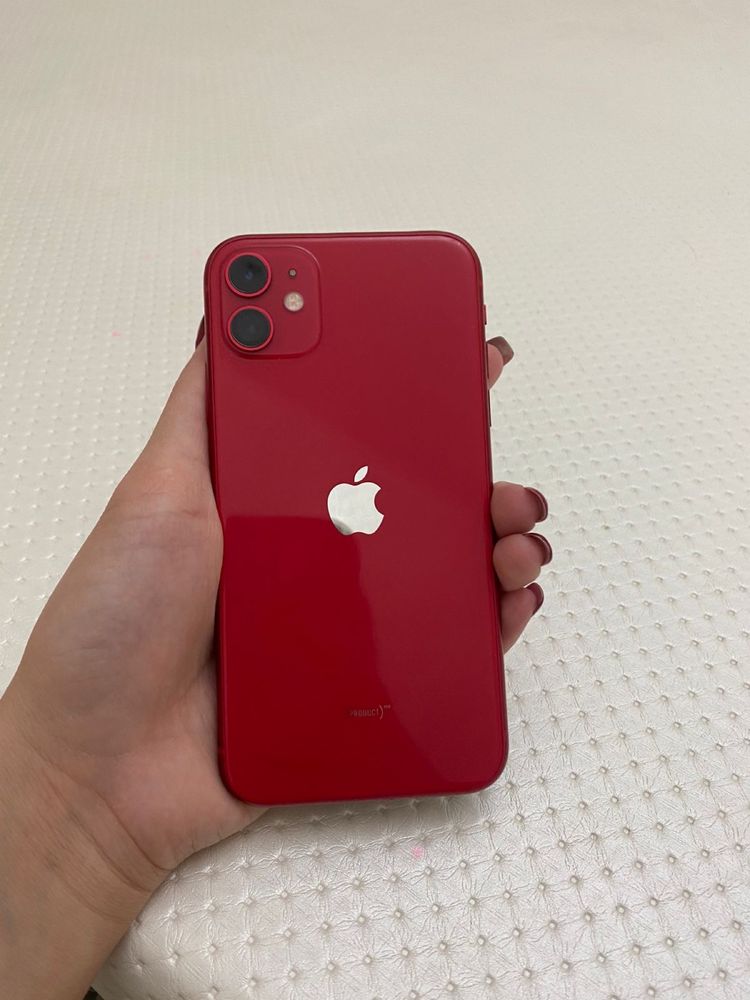 iPhone 11 красный