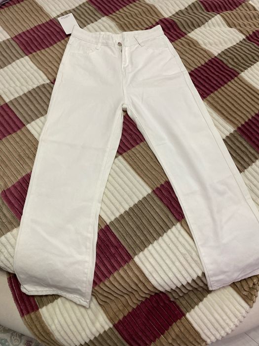 Летние белые джинсы
