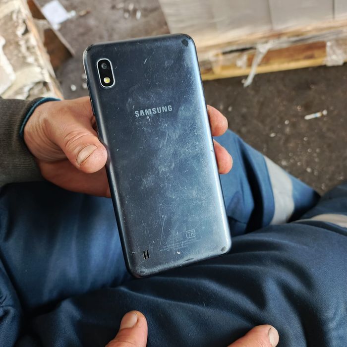 Продам соткку самсунуг а10 хорошимм состаяняиии без личных проблем