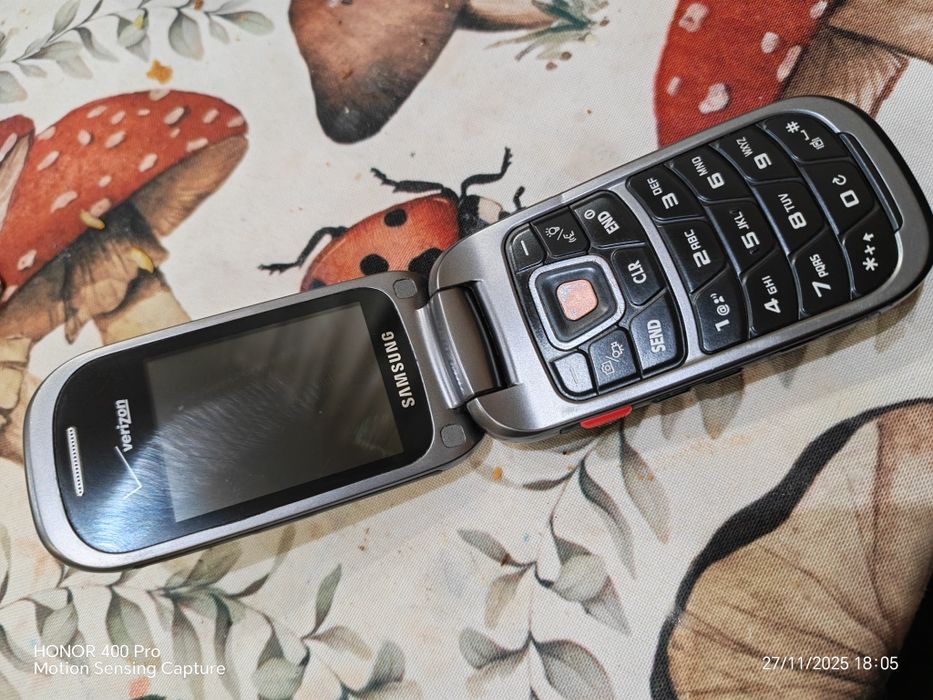 Perfektum samsung verzon 3 canvoy sotiladi