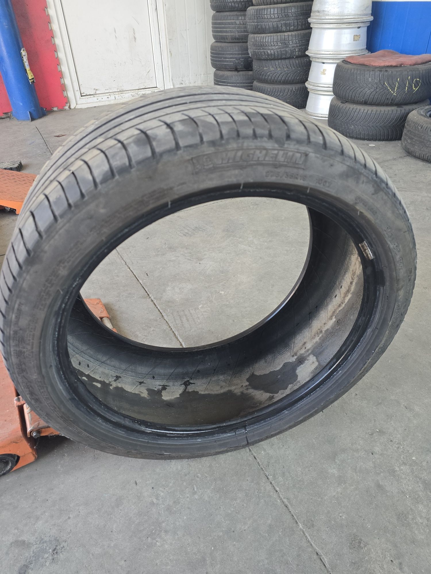 Cauciuc 275/35 R19