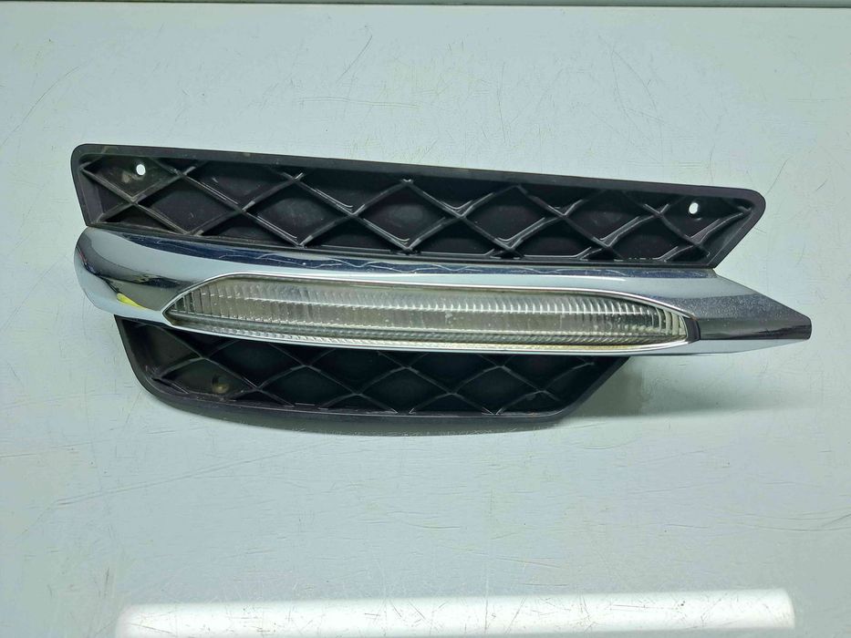 Grila proiector dreapta Mercedes Clasa C Coupe (C204) Facelift AMG [Fa