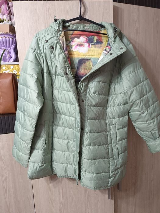 Прода фирменную женскую куртку..