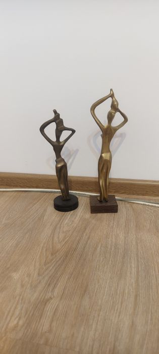 Statuete din bronz si ceas Europa carcasa din bronz functional