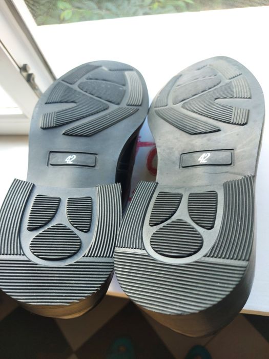 Vind pantofi de ocazie