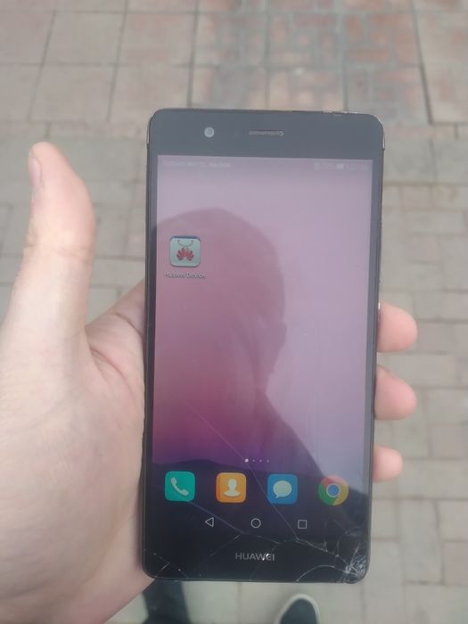 Huawei P9 lite  продам рабочий телефон