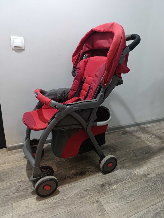 Продаю коляску Chicco