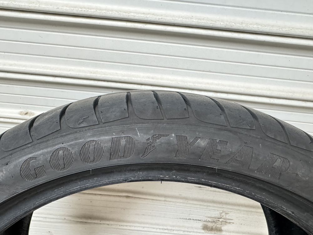 Автомобилни гуми 255 35 19 Goodyear
