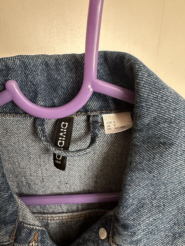 Дамско дънково яке на H&M