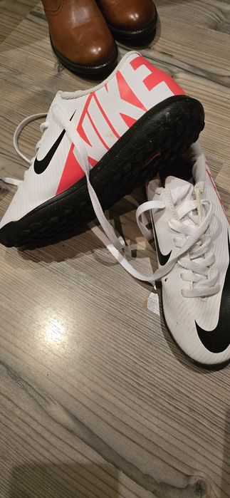 Adidasi fotbal sala