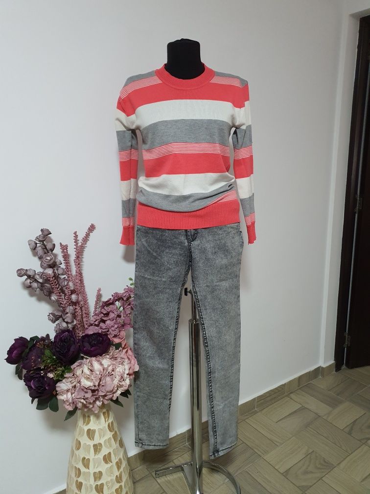 Jeans/Blugi grey antracit mas. 26, material moale și confortabil;