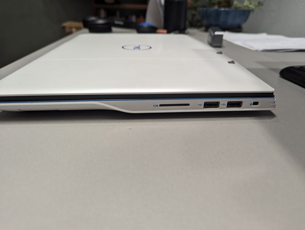 Лаптоп Dell G3 3590 i5 1660ti