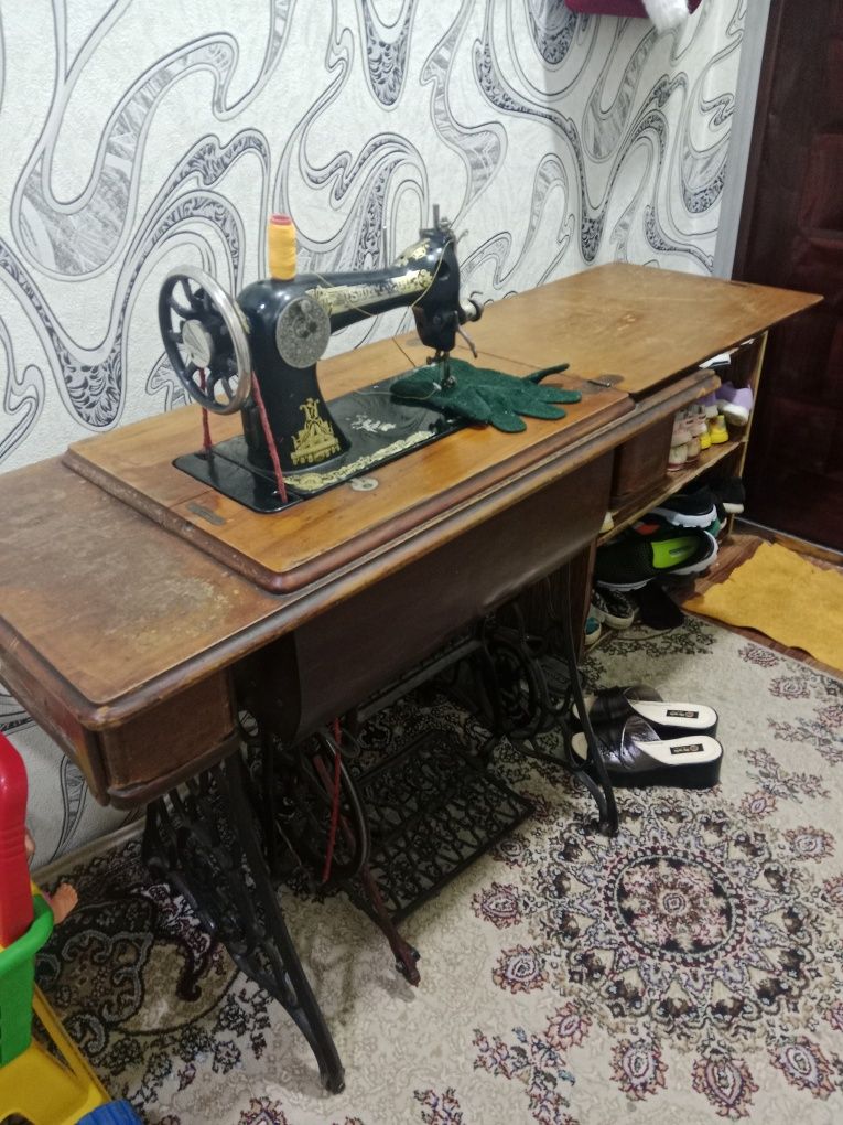 Продам машинка швейная