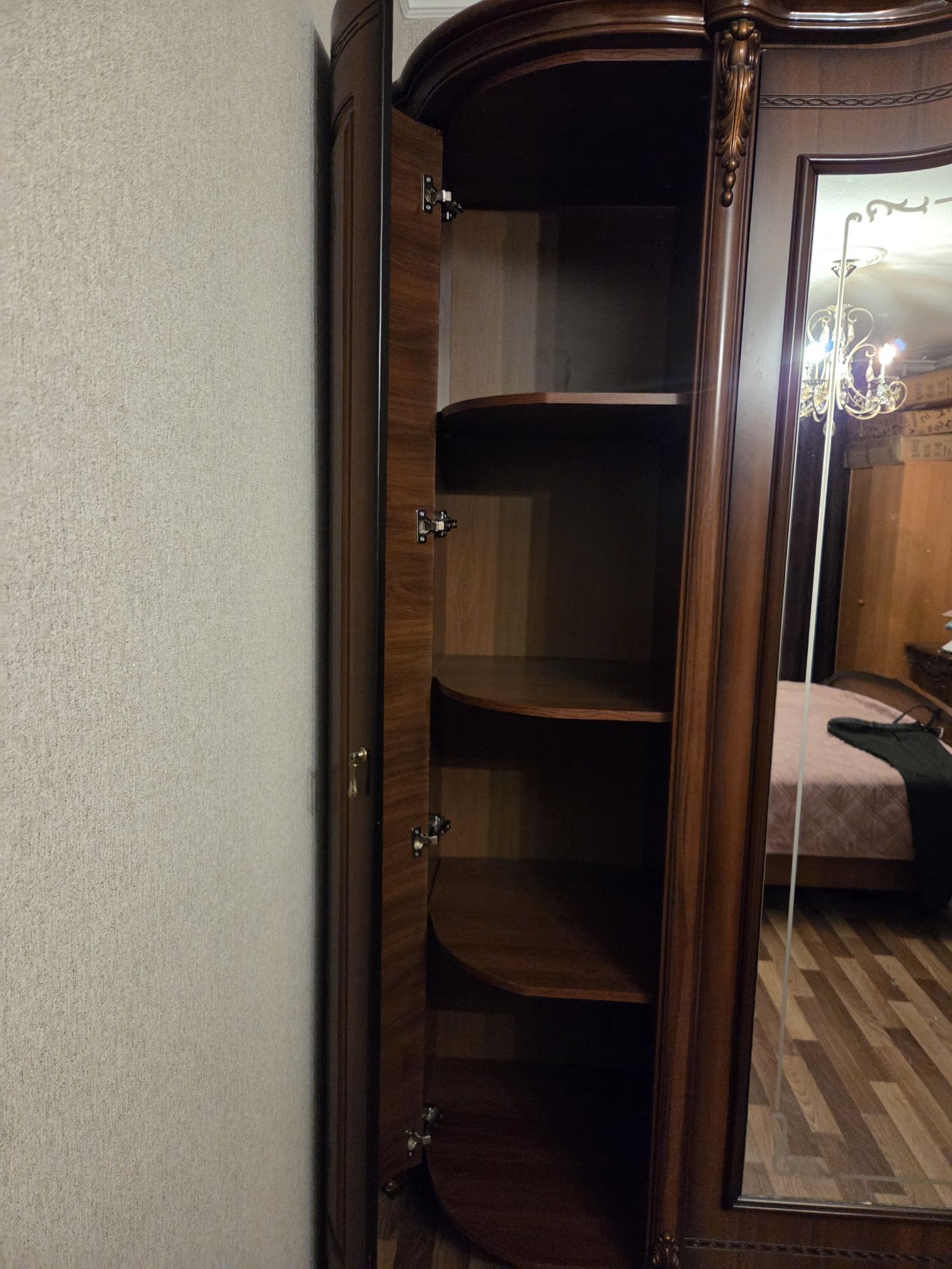 Продаётся спальный гарнитур Аллегро