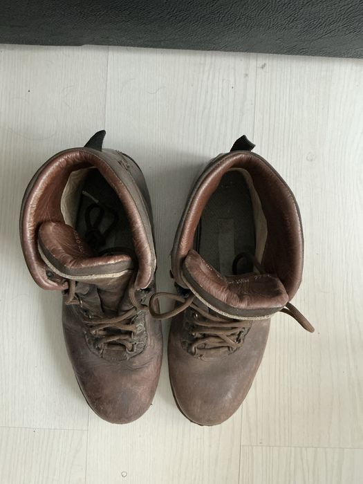 Стабилни кожени ботуши за работа