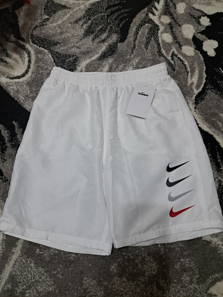 Vand pantaloni NIKE