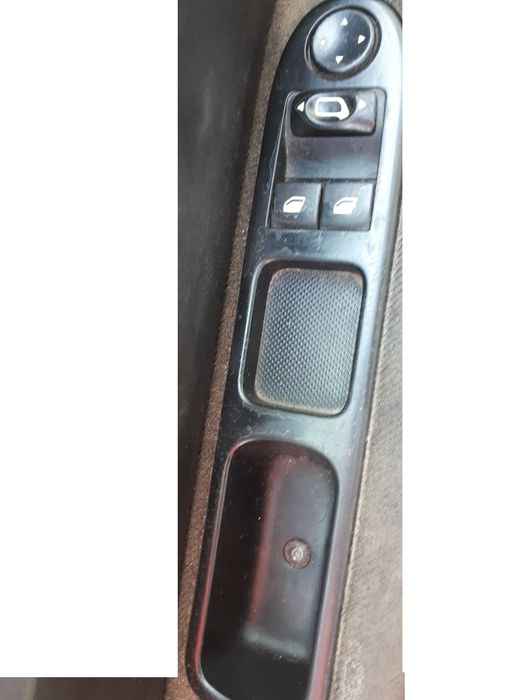 Butoane / Comanda geam stanga Peugeot 307
