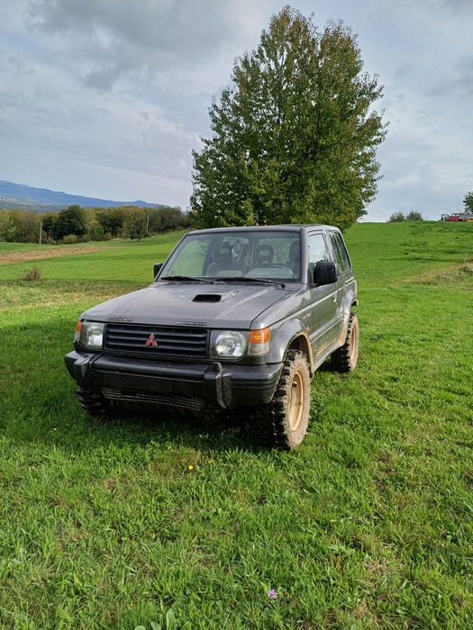 Vând mitsubishi pajero
