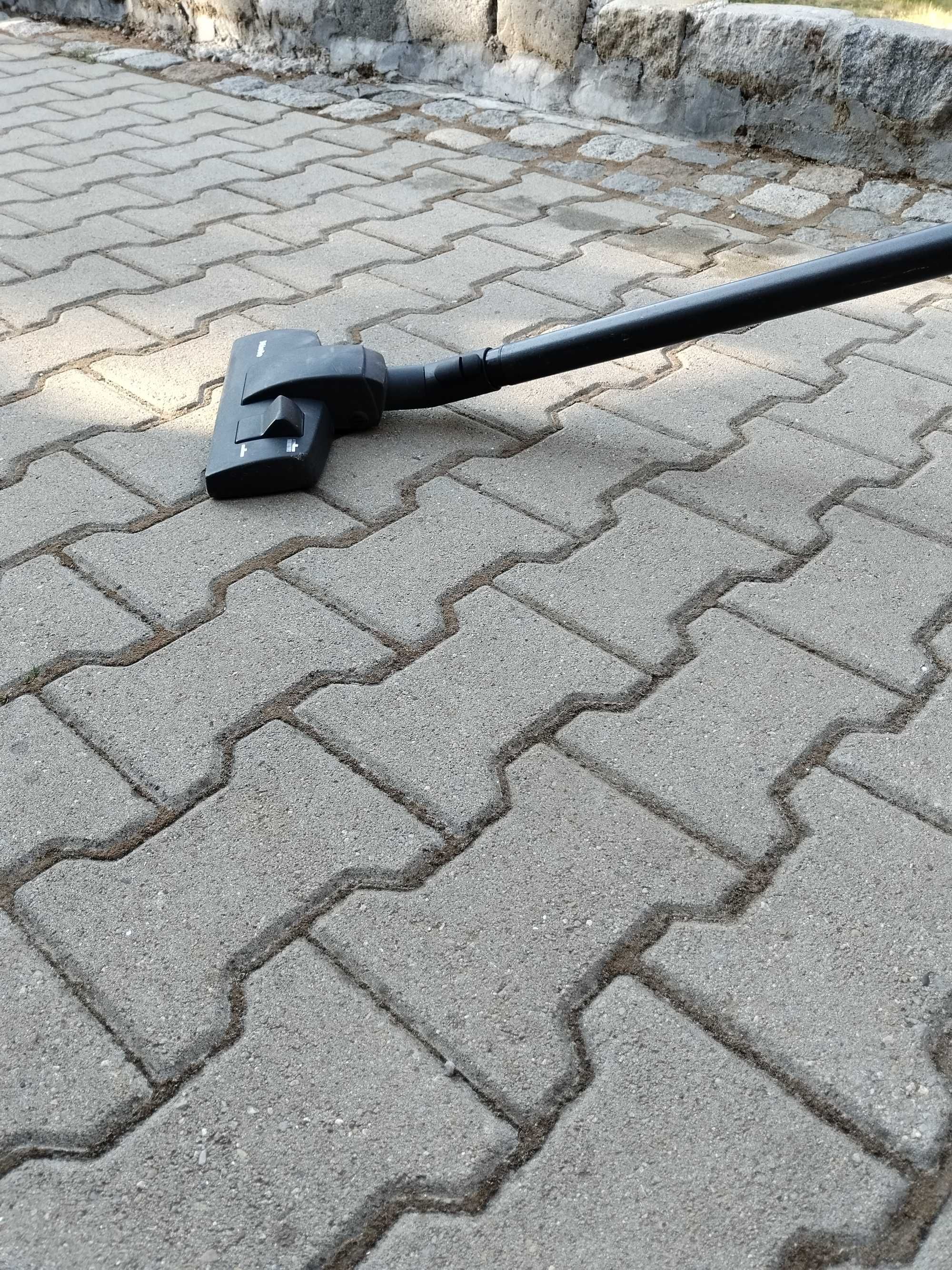Продавам прахосмукачка Miele
