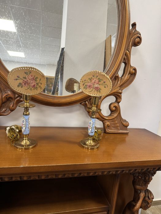 Doua lampi vintage din alama si portelan