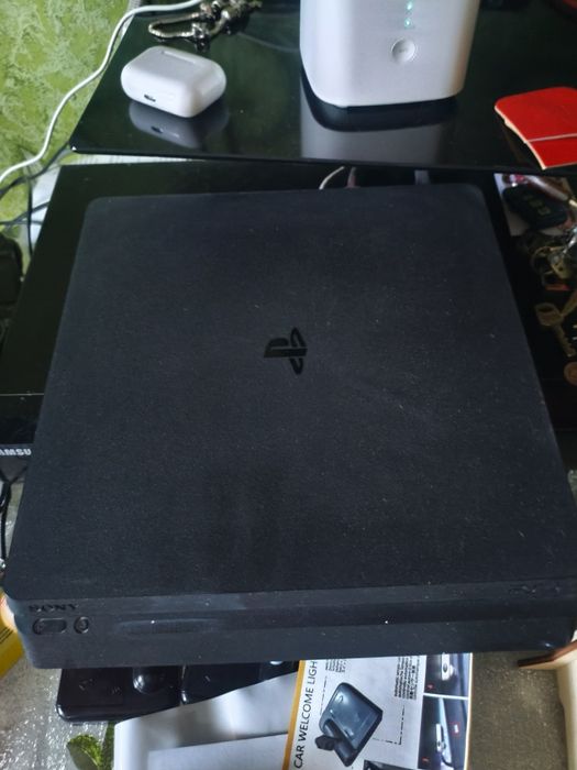 Playstation 4 slim 1 tb