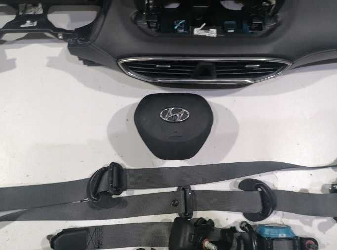 Hyundai SantaFe 2019 - kit airbag - plansa bord - centuri de siguranta