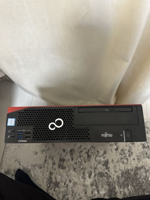 Fujitsu Esprimo D556