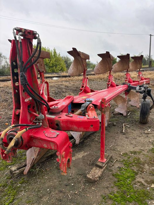 vind plug reversibil marca KUHN cu 5 trupite ( 4 plus 1 )