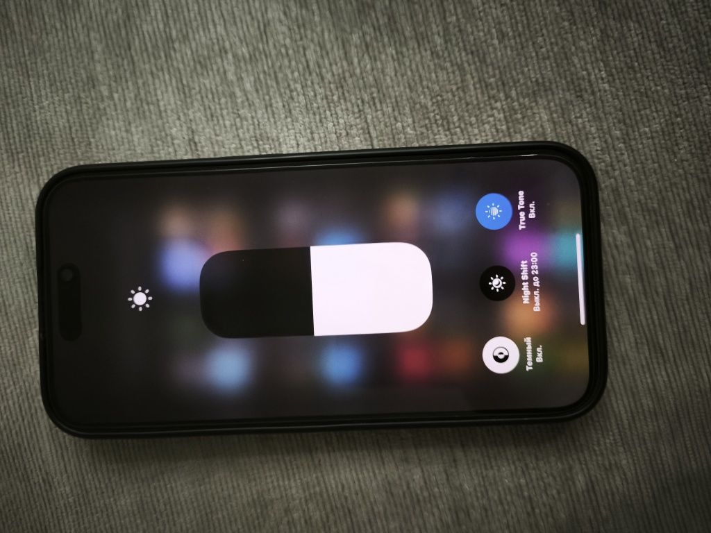 iPhone 15 pro(titanium)