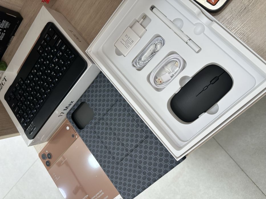 17 pro max planshet  orange