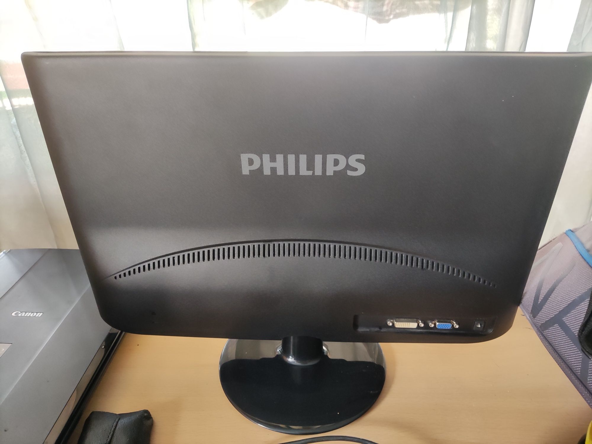 Монитор Philips 19 инча