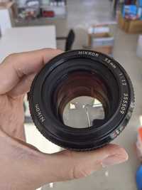 Obiectiv Nikon Nikkor 55mm 1.2