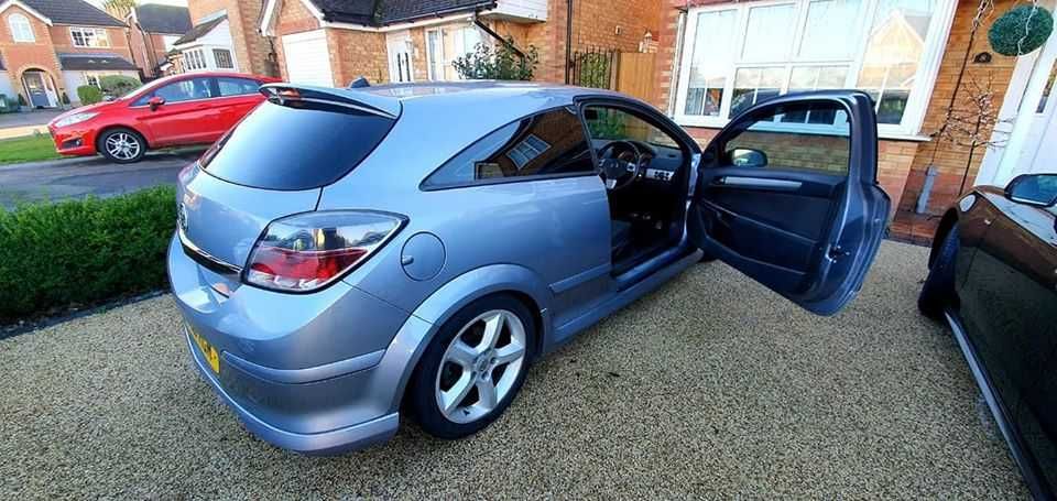 Dezmembram Opel Astra GTC, 2007 motor 1.9CDTI 150 cp cutie in 6 viteze