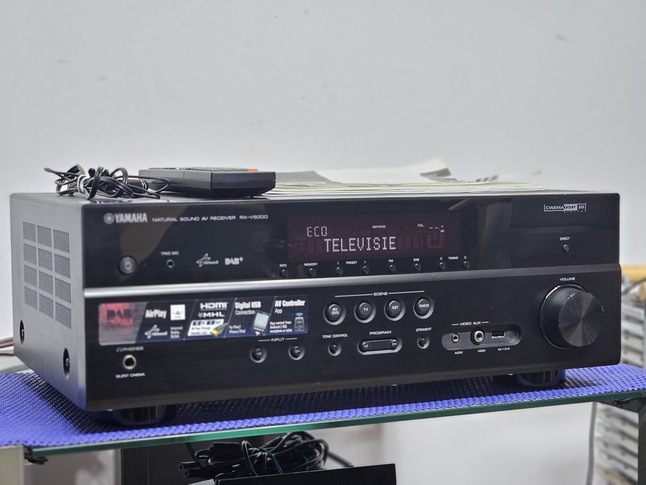Receiver Yamaha RX-V500D cu telecomanda si manuale