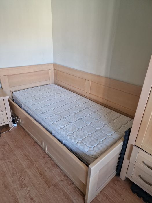 Комплект легло, нощен щкаф, гардероб