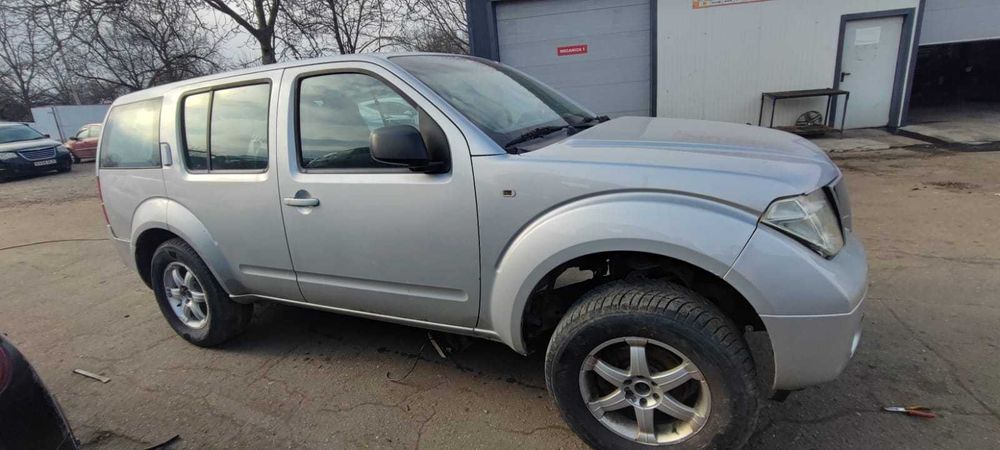 Dezmembrez Nissan Pathfinder an 2005 motor 2.5DCi